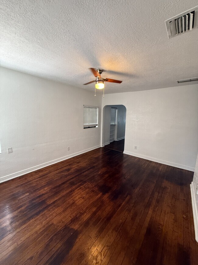 Building Photo - 1415 Asher Ln