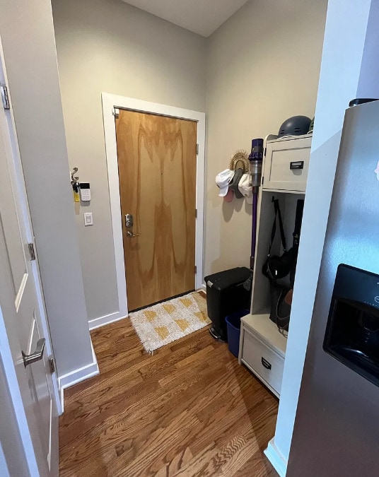 Building Photo - 2151 W Evergreen Ave