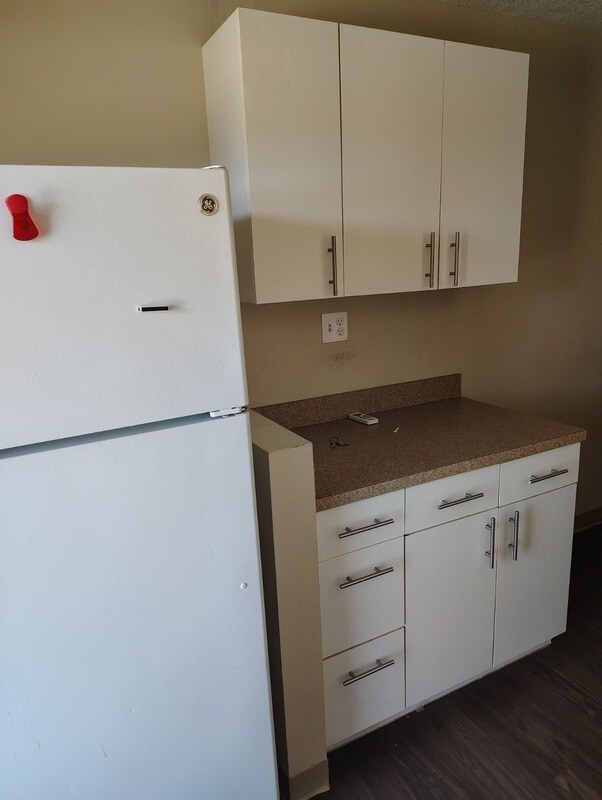 Building Photo - 550 S John Young Pkwy