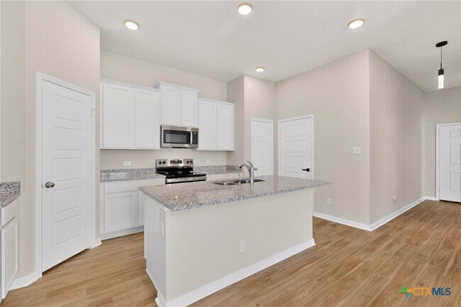 Building Photo - 1160 Water Valley