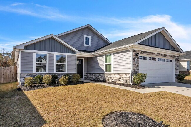 Building Photo - Beautiful 3BR / 2BA Craftsman-Style Home in Durbin Oaks in Fountain Inn $1995/mo***