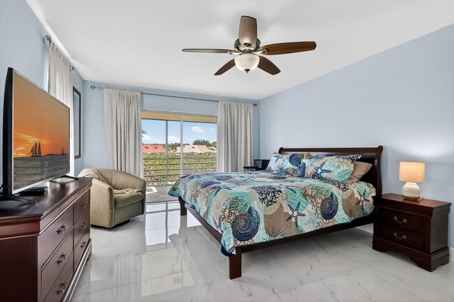 Building Photo - 5675 Queen Palm Ct