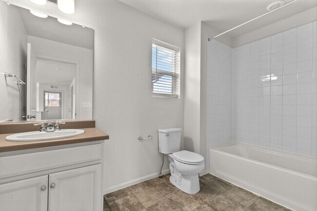 Building Photo - Beautiful 4 Bedroom Home in The Lakes at Centerra | 2,583 Sq. Ft.