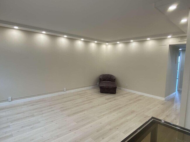 Building Photo - 4048 Exeter C