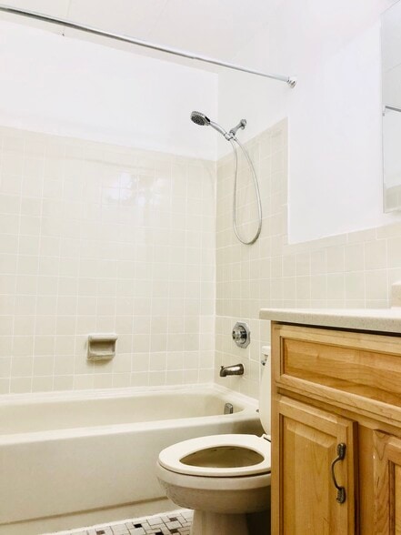 Building Photo - 9229 Queens Blvd