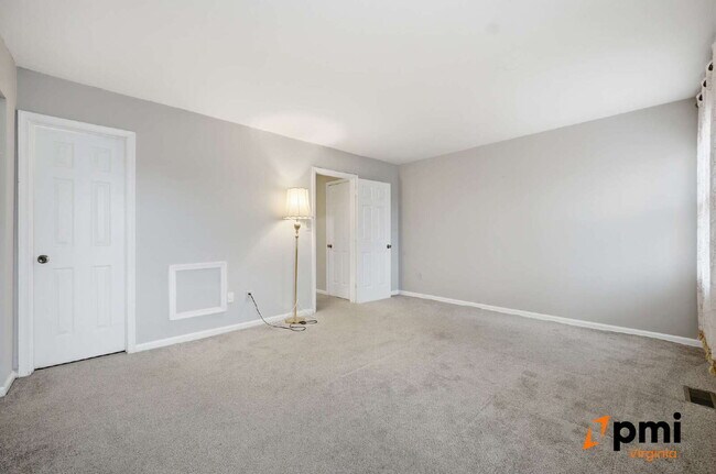 Building Photo - 2 PRIMARY BEDROOMS, LIVING ROOM AND DINING, PETS ALLOWED