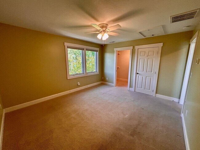 Building Photo - Central AVL - Custom Built, Made for Enter...