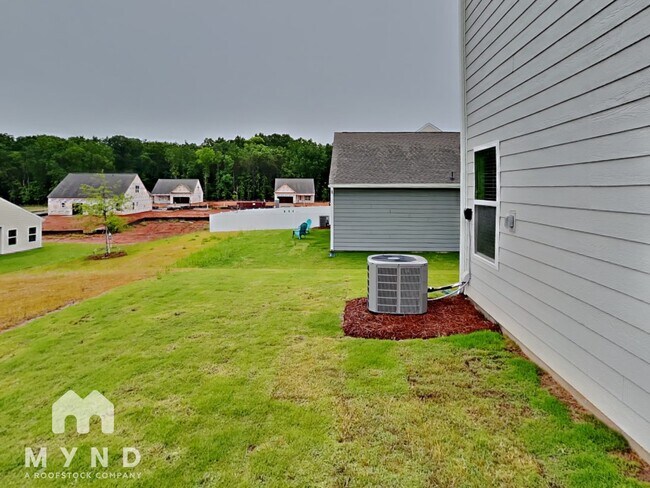 Building Photo - 207 Susannah St