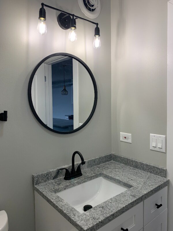 Building Photo - 2945 W Peterson Ave