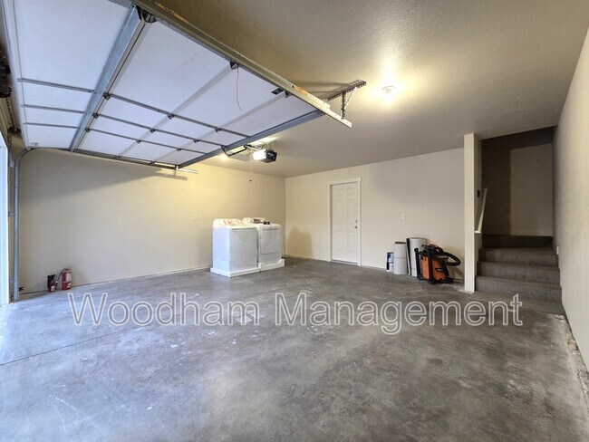 Building Photo - 1759 W Kagy Blvd