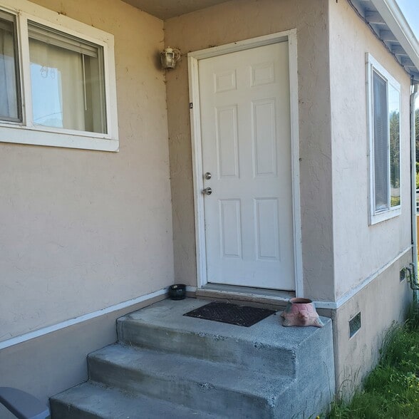 Building Photo - 187 Ogle Ave