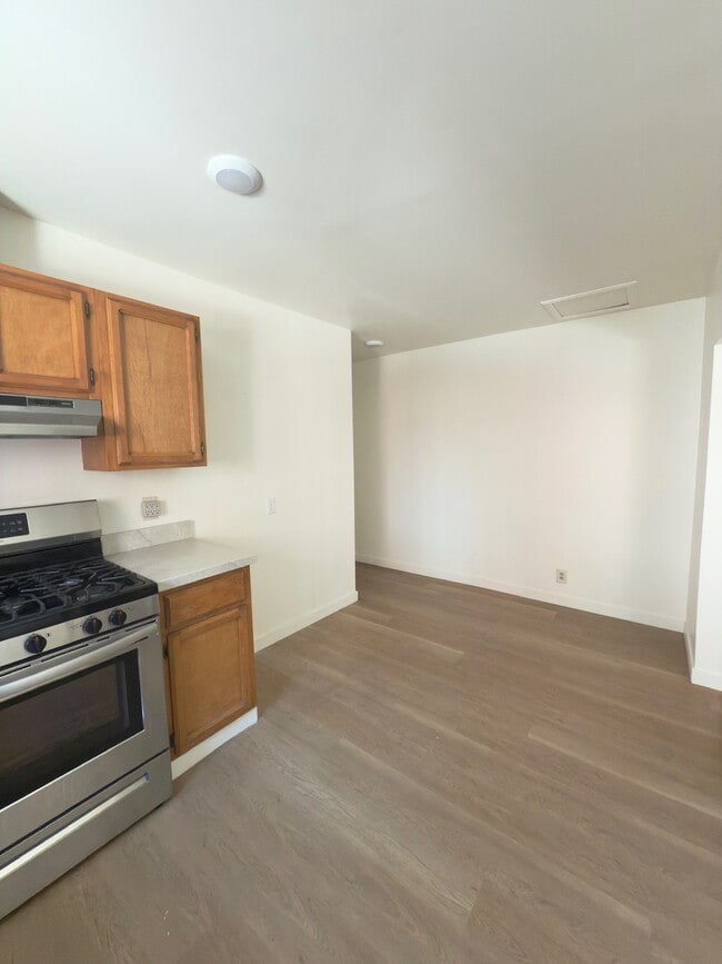 Building Photo - 2110 Glendale Blvd