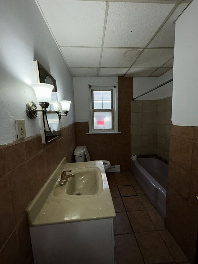 Building Photo - 647 Edgewood Ave