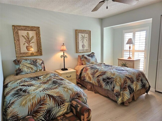 Building Photo - 744 Cadiz Rd