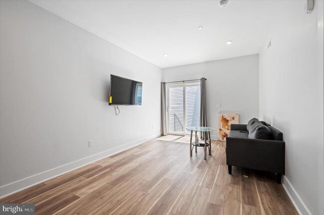 Building Photo - 3938 Haverford Ave