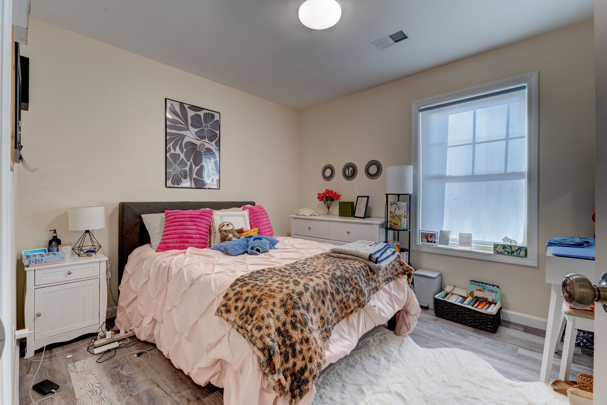 Building Photo - 15 Hillyndale Rd