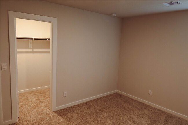Building Photo - 8583 Blueberry Ash St