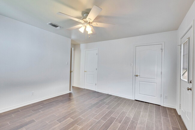 Building Photo - 7709 Shoal Creek Blvd