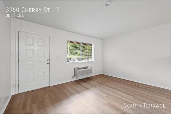 Building Photo - 3950 N Cherry St