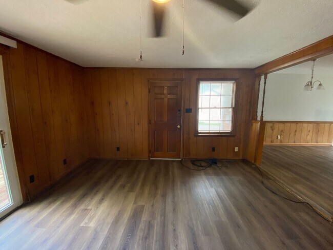 Building Photo - Welcome to Blueberry Hills located off Nicholasville Rd     20260615