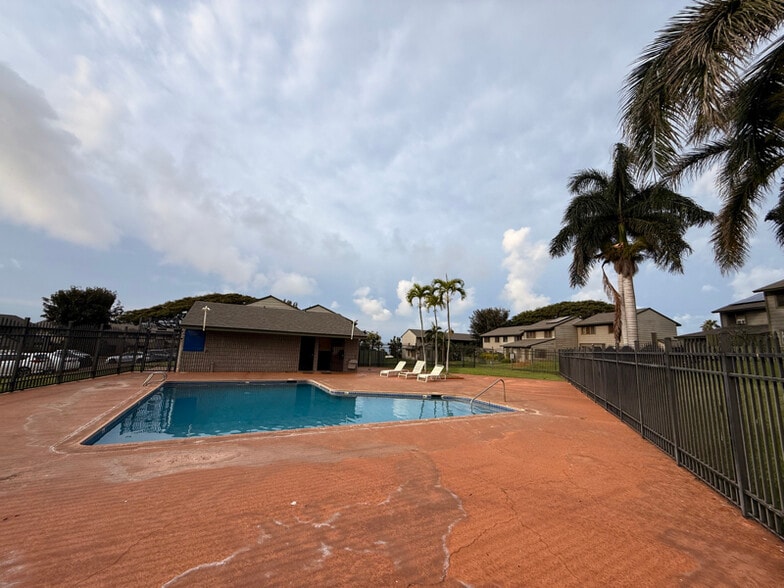 Building Photo - 92-1235-1235 Panana St