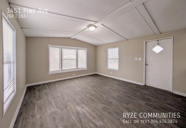 Building Photo - 3451 Pine Ave