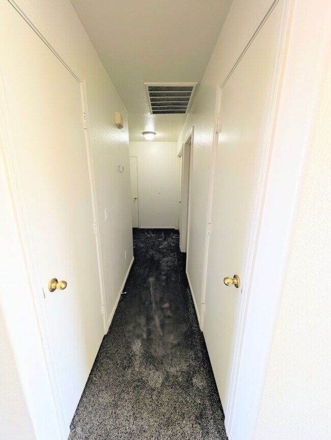 Building Photo - AVAILABLE NOW IN GREAT GILBERT LOCATION - NEELY RANCH!!!