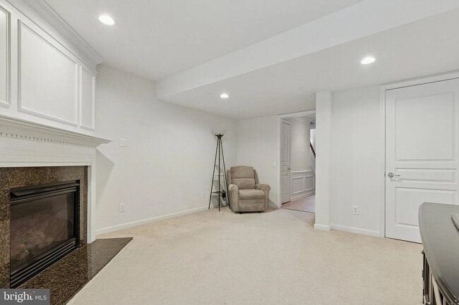 Building Photo - 204 Hudson Dr