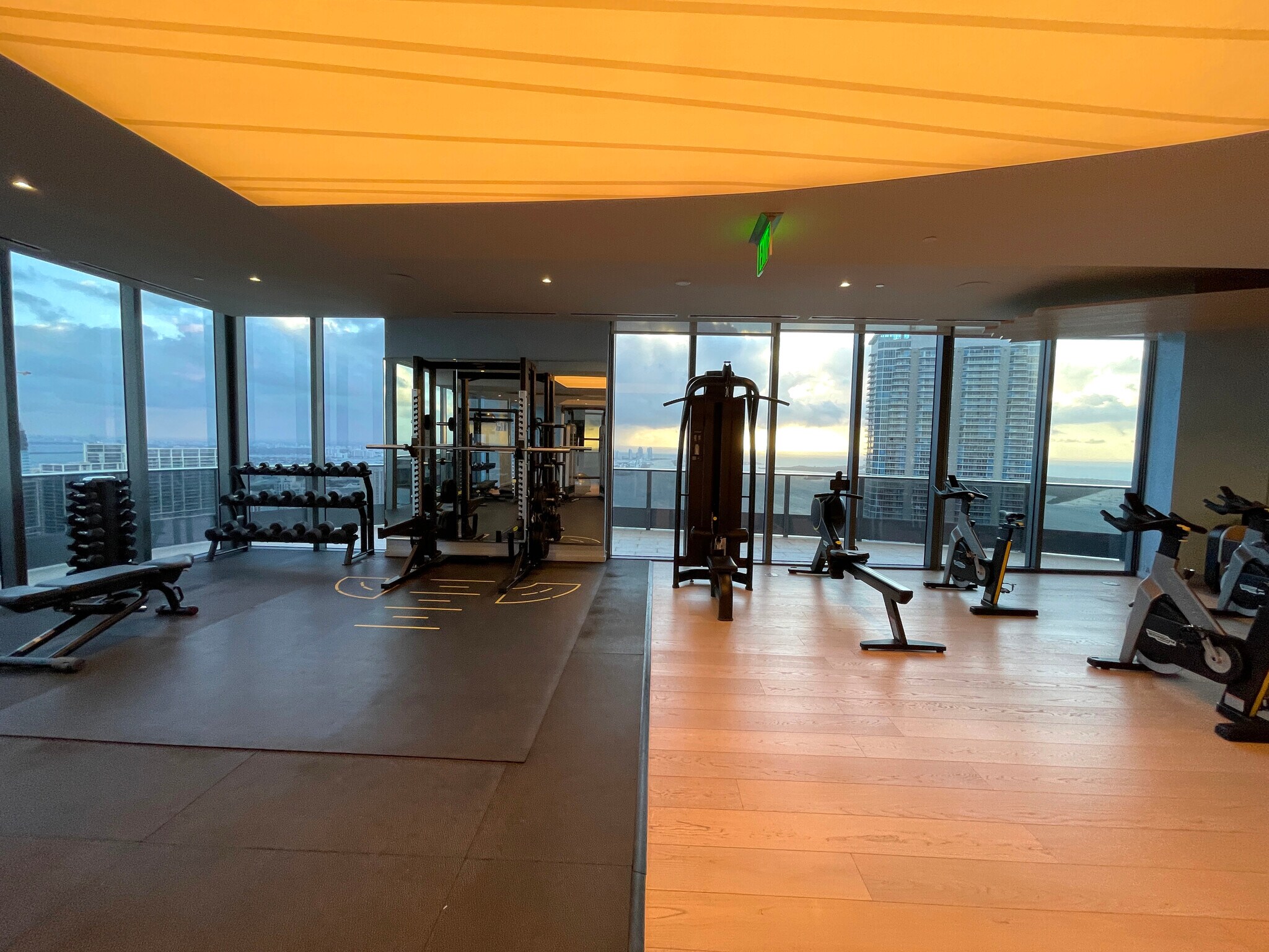 Building Photo - 1000 Brickell Plz