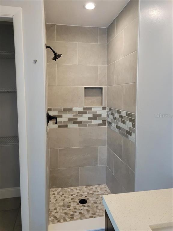 Building Photo - 807 McLain Ct