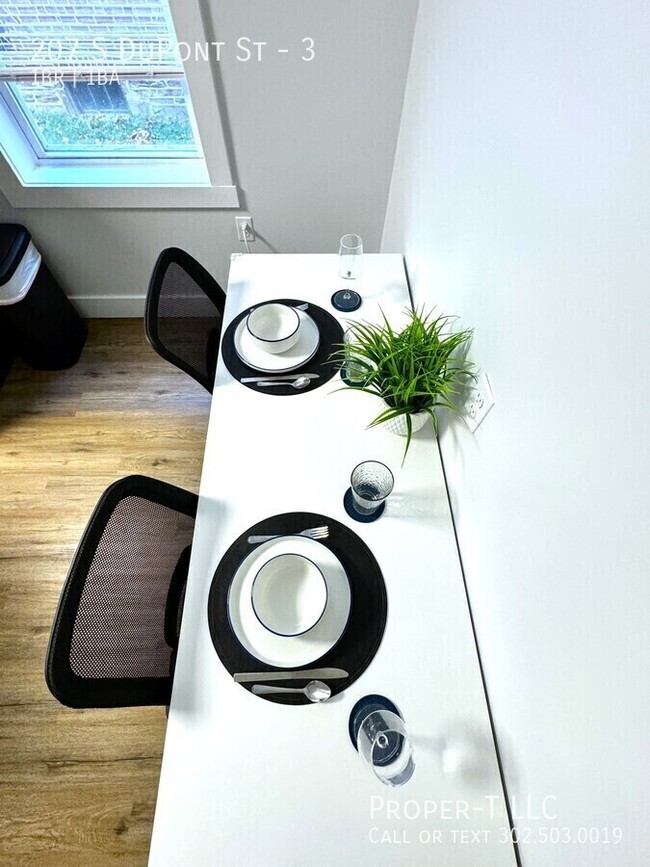 Building Photo - 207 S Dupont St