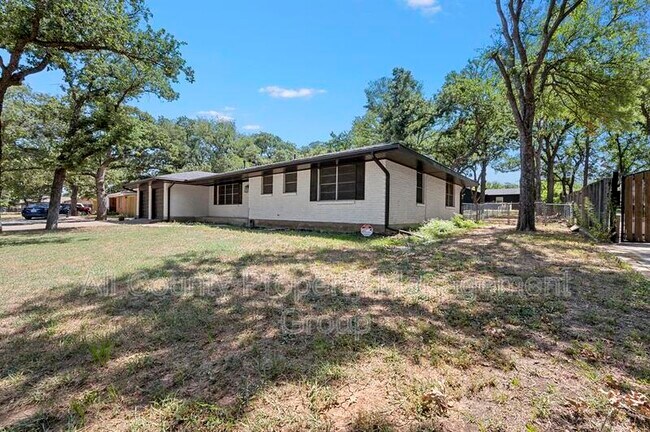 Building Photo - 1444 Cimarron Trail