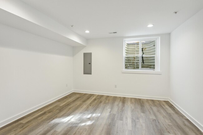 Building Photo - 57 N Conestoga St