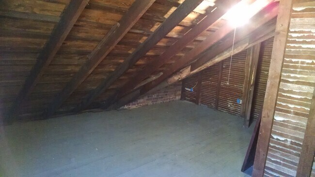 3rd floor storage - 506 Brown St
