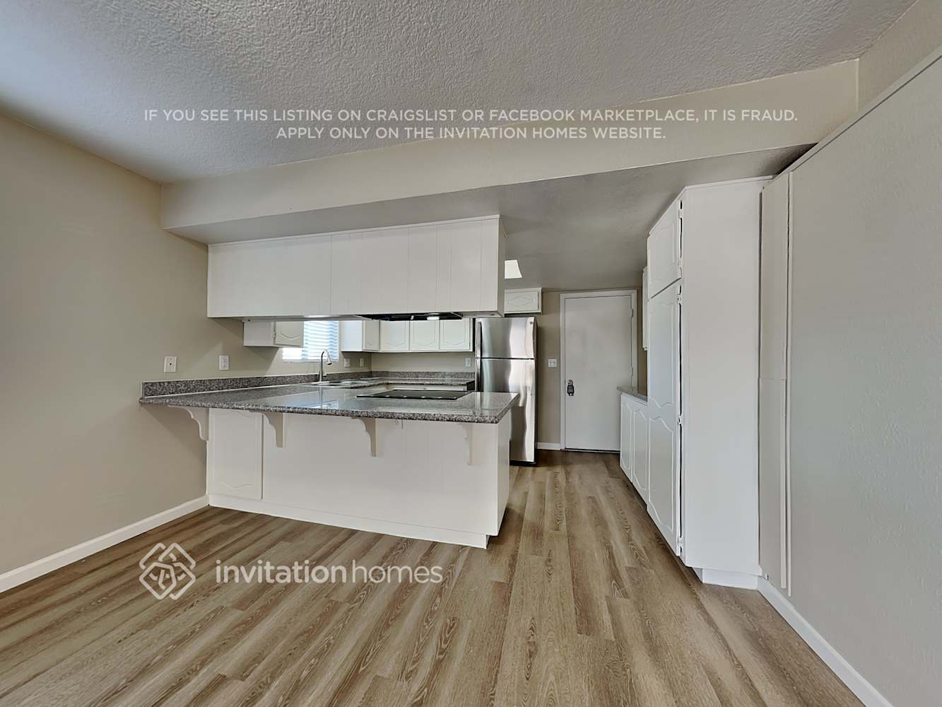 Building Photo - 560 S Wilbur