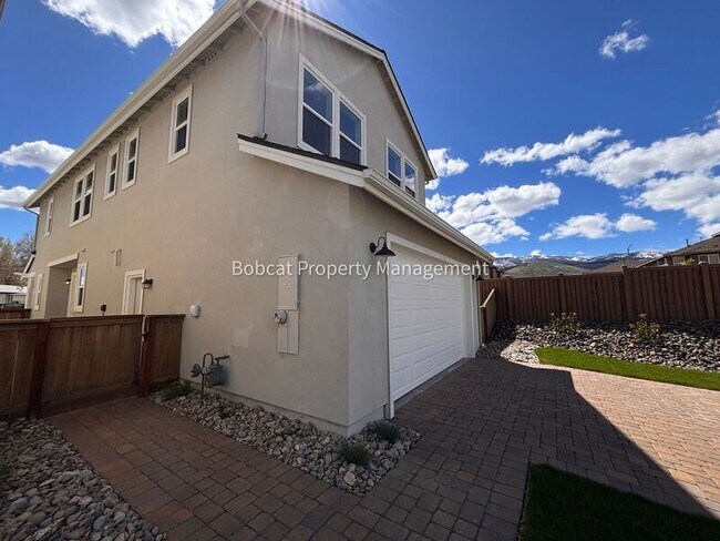 Building Photo - 1112 Little Ln
