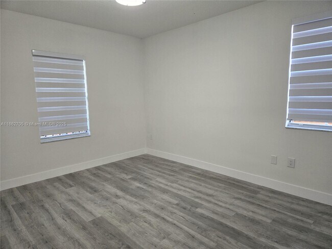 Building Photo - 3124 SW 154th Pl