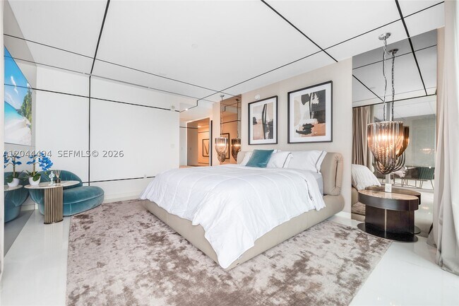 Building Photo - 300 Biscayne Blvd