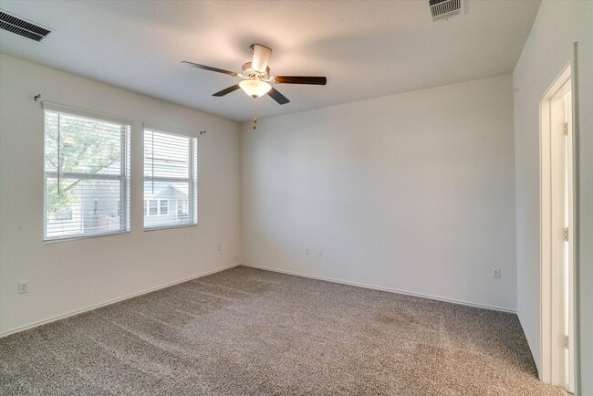 Building Photo - 1107 Diggy Dr