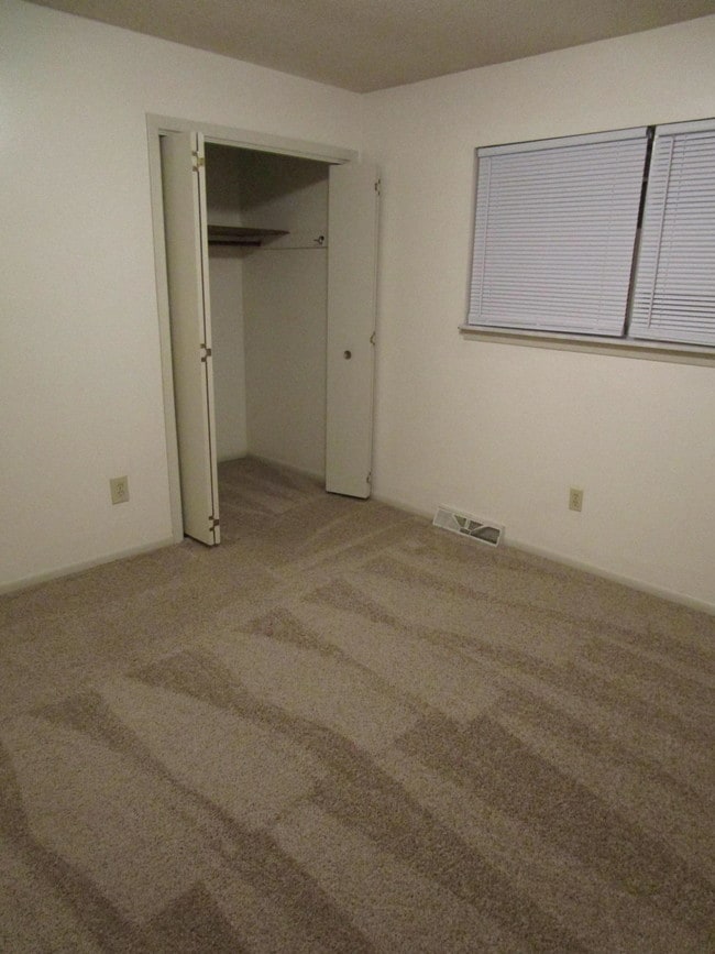 Building Photo - 4325 W Bethany Dr