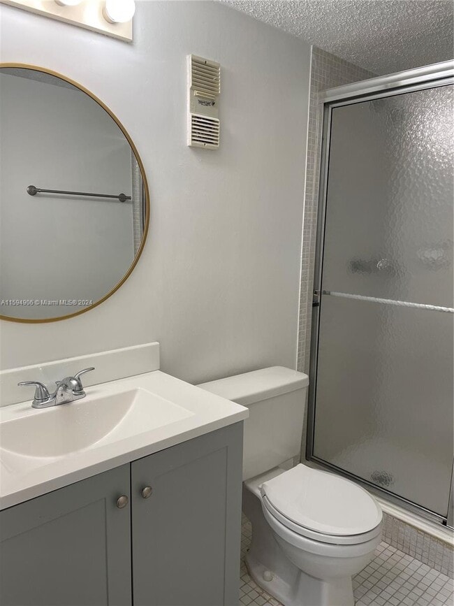 Building Photo - 250 Jacaranda Dr