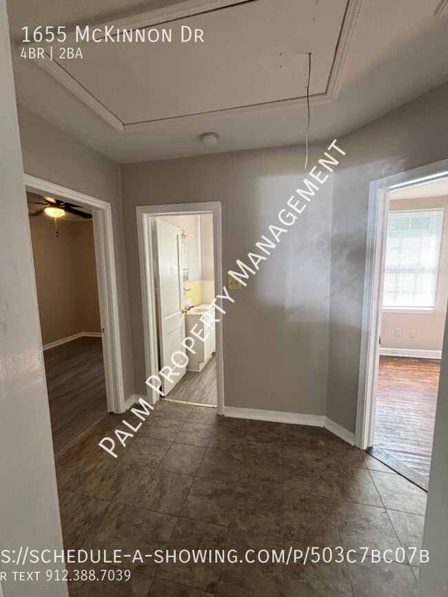 Building Photo - 1655 Mc Kinnon Dr