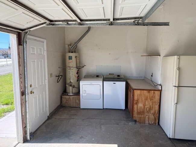 Building Photo - Unique 2 Bedroom Country Property Vacaville *Star Rentals