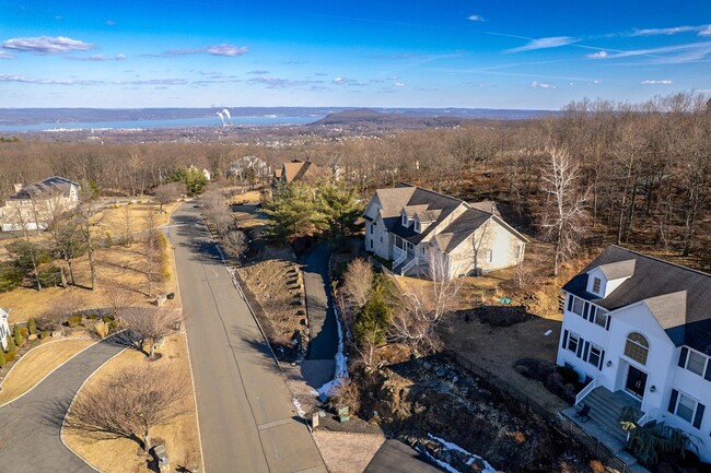 Building Photo - 94 Overlook Rd