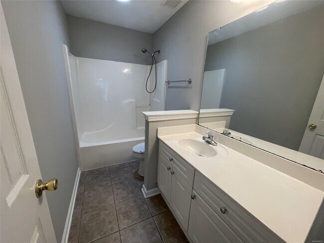 Building Photo - 28 Penton Ct