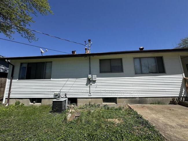 Building Photo - 7101 Brackleigh Dr