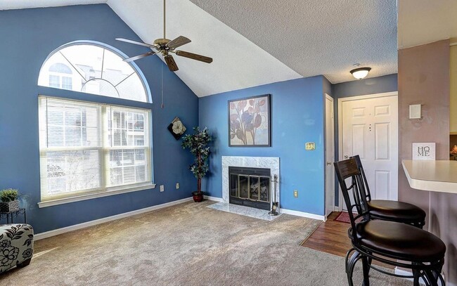 Building Photo - Lovely 2 BR/2 BA Condo in Laurel!