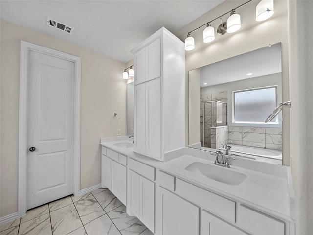 Building Photo - 1708 Carnation St