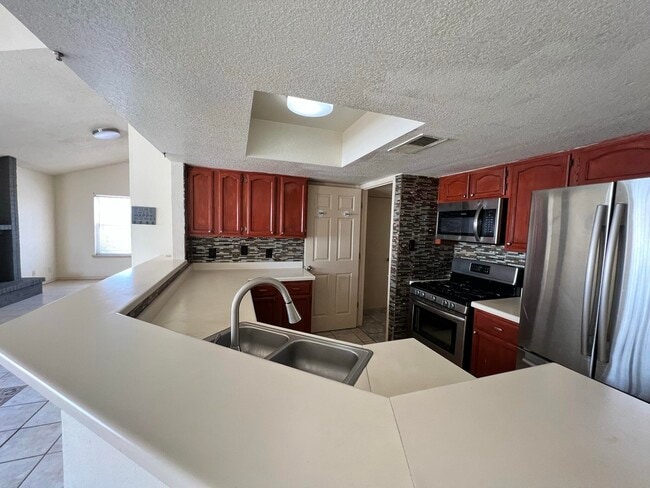 Building Photo - 12116 El Greco Cir
