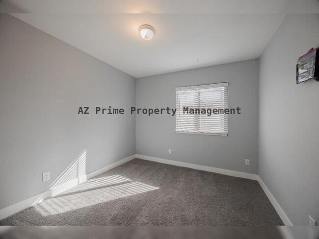 Building Photo - 2229 N 87th Way